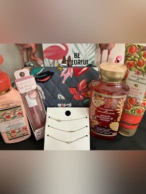 Vera Bradley and Bath and Body Collection Bundle. ( 6 pieces)